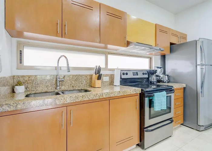 Perfectly Situated Between The & Town By Stella Apartment *