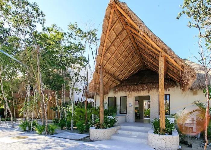Perfectly Situated Between The & Town By Stella Apartment *