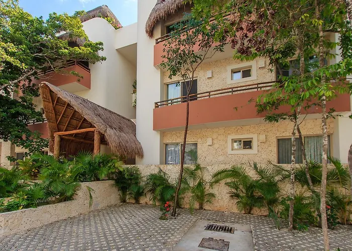 Perfectly Situated Between The & Town By Stella Apartment