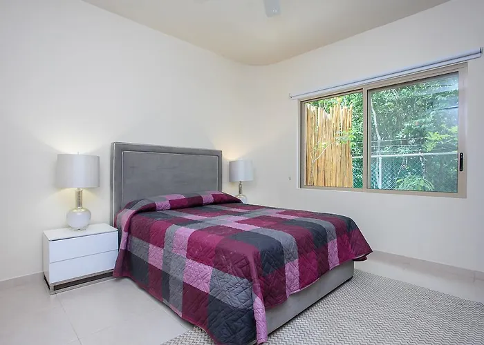 Apartment Perfectly Situated Between The & Town By Stella *