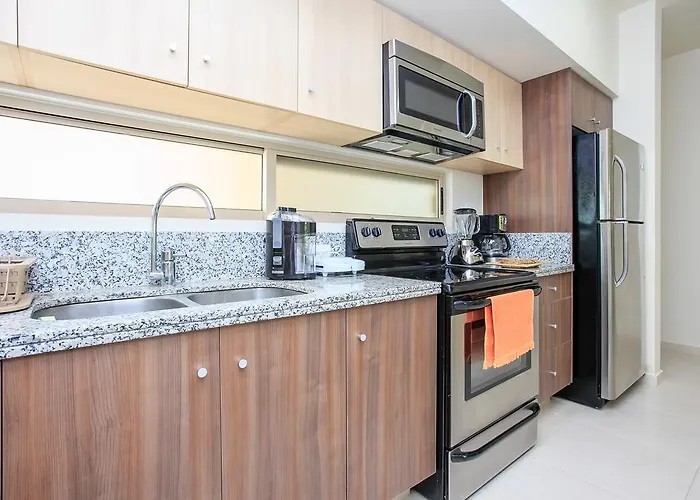 Apartment Perfectly Situated Between The & Town By Stella