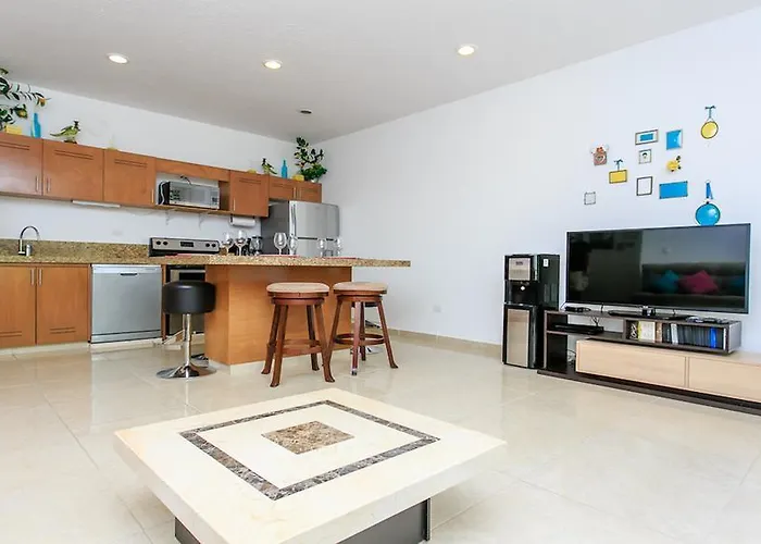 Apartment Perfectly Situated Between The & Town By Stella