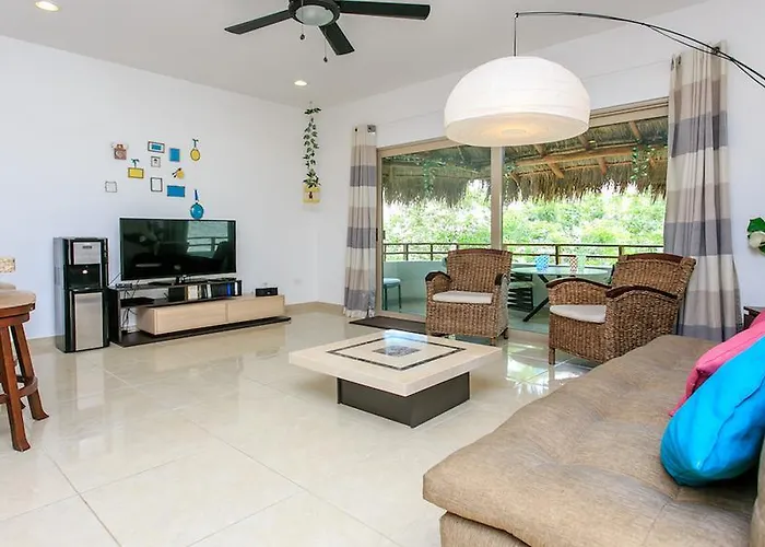 Apartment Perfectly Situated Between The & Town By Stella